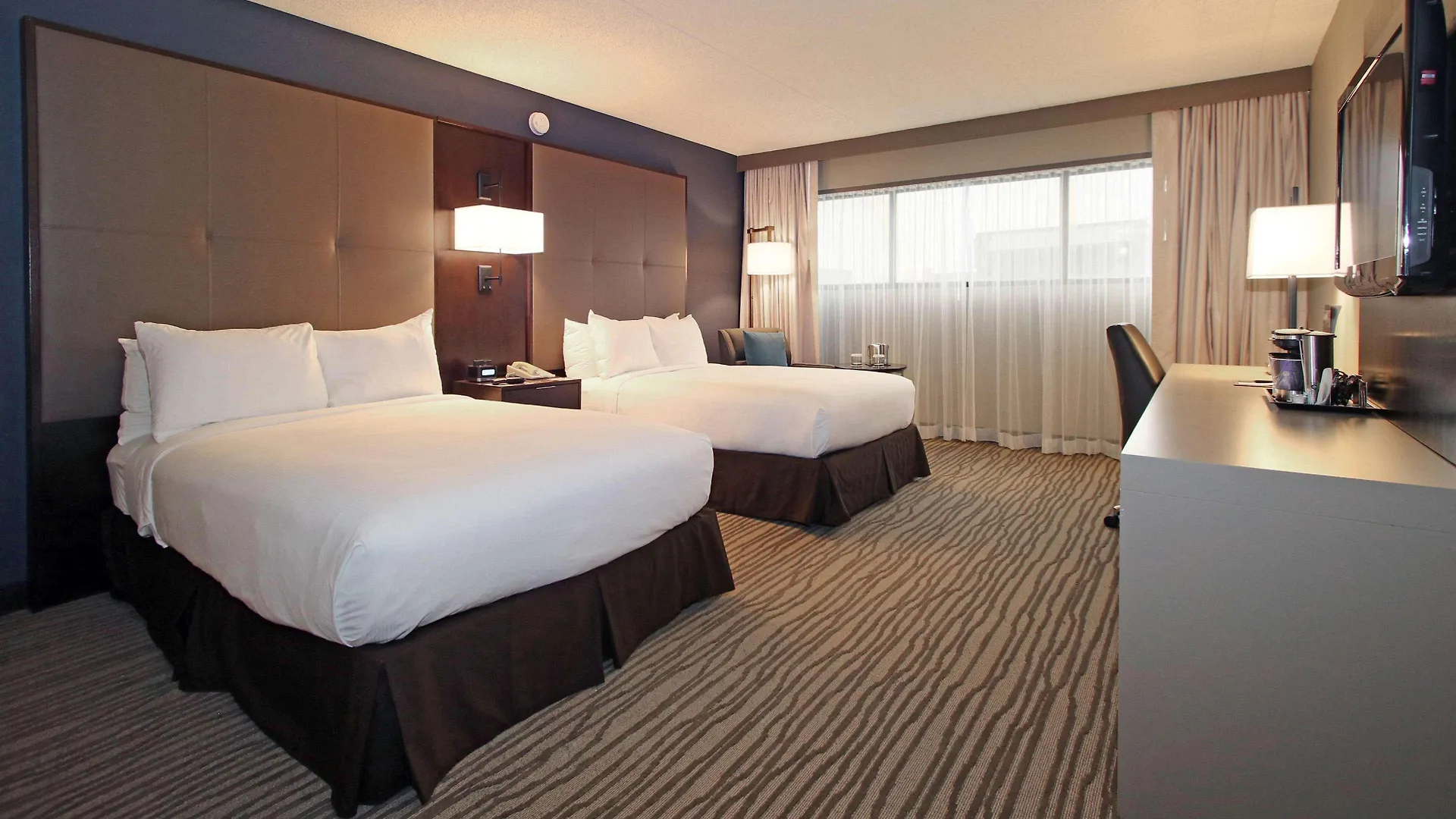 Doubletree By Hilton Hotel Newark Airport