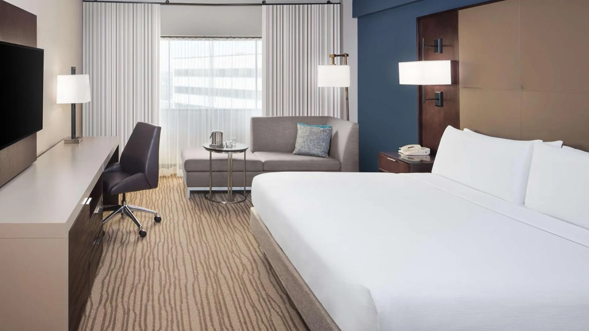 Doubletree By Hilton Hotel Newark Airport