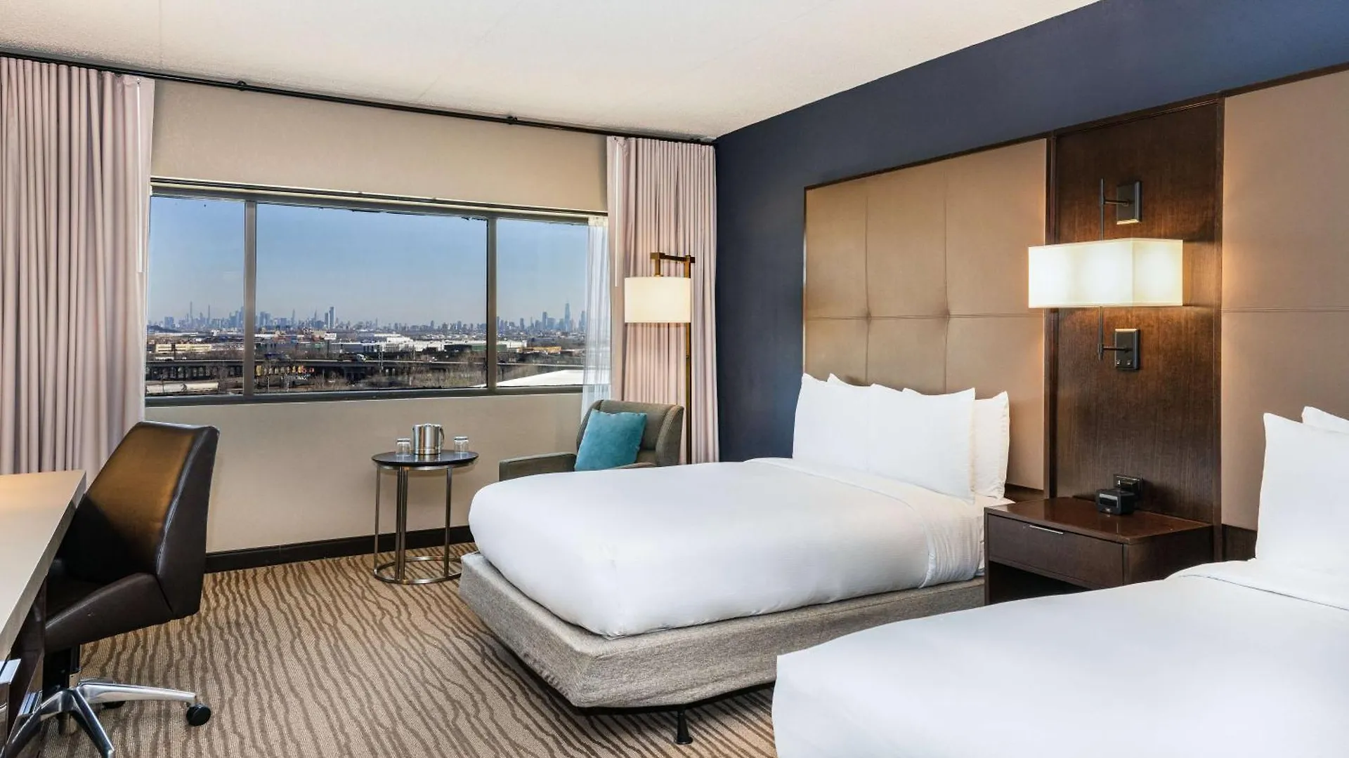 Doubletree By Hilton Hotel Newark Airport