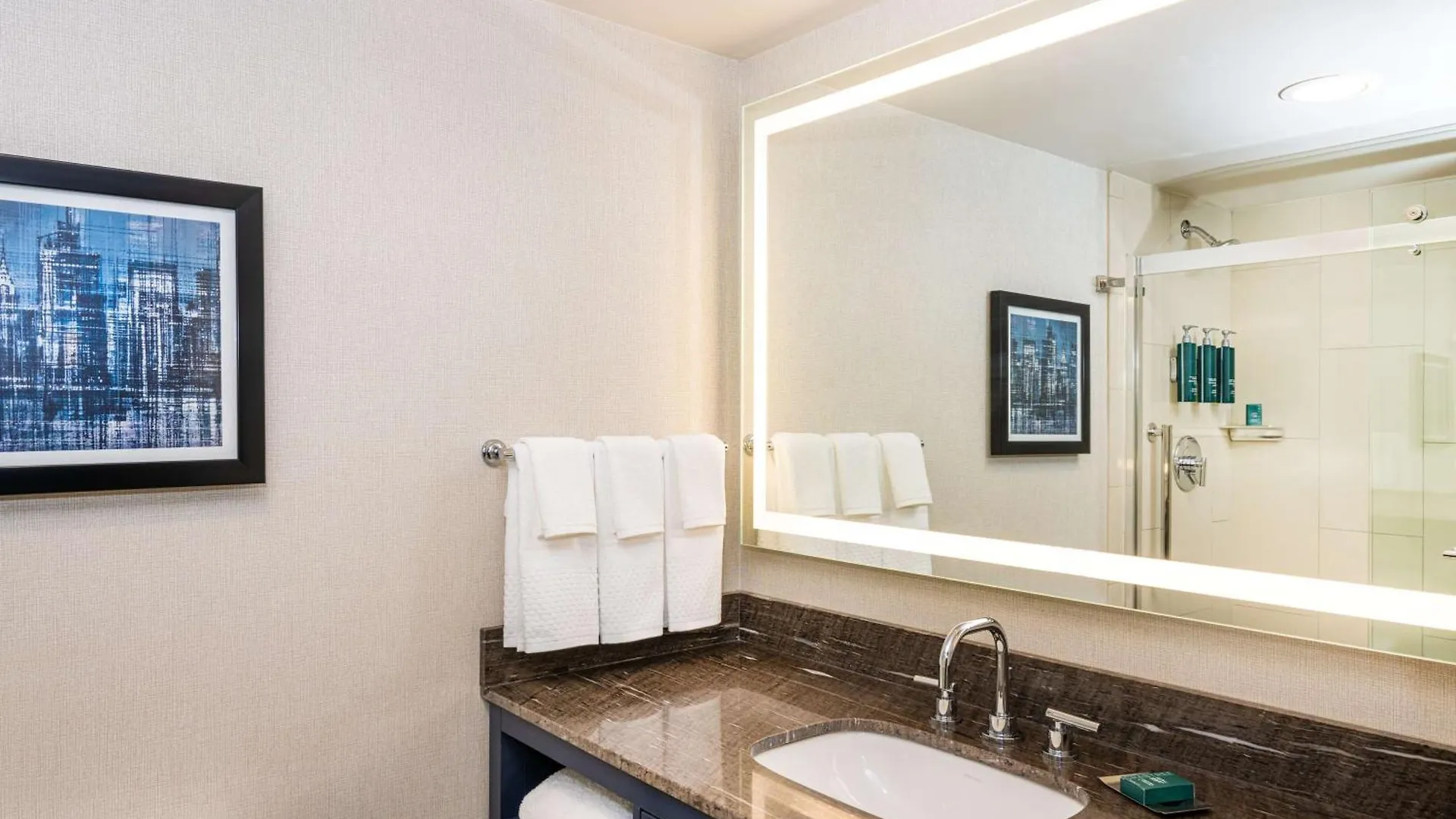 Doubletree By Hilton Hotel Newark Airport