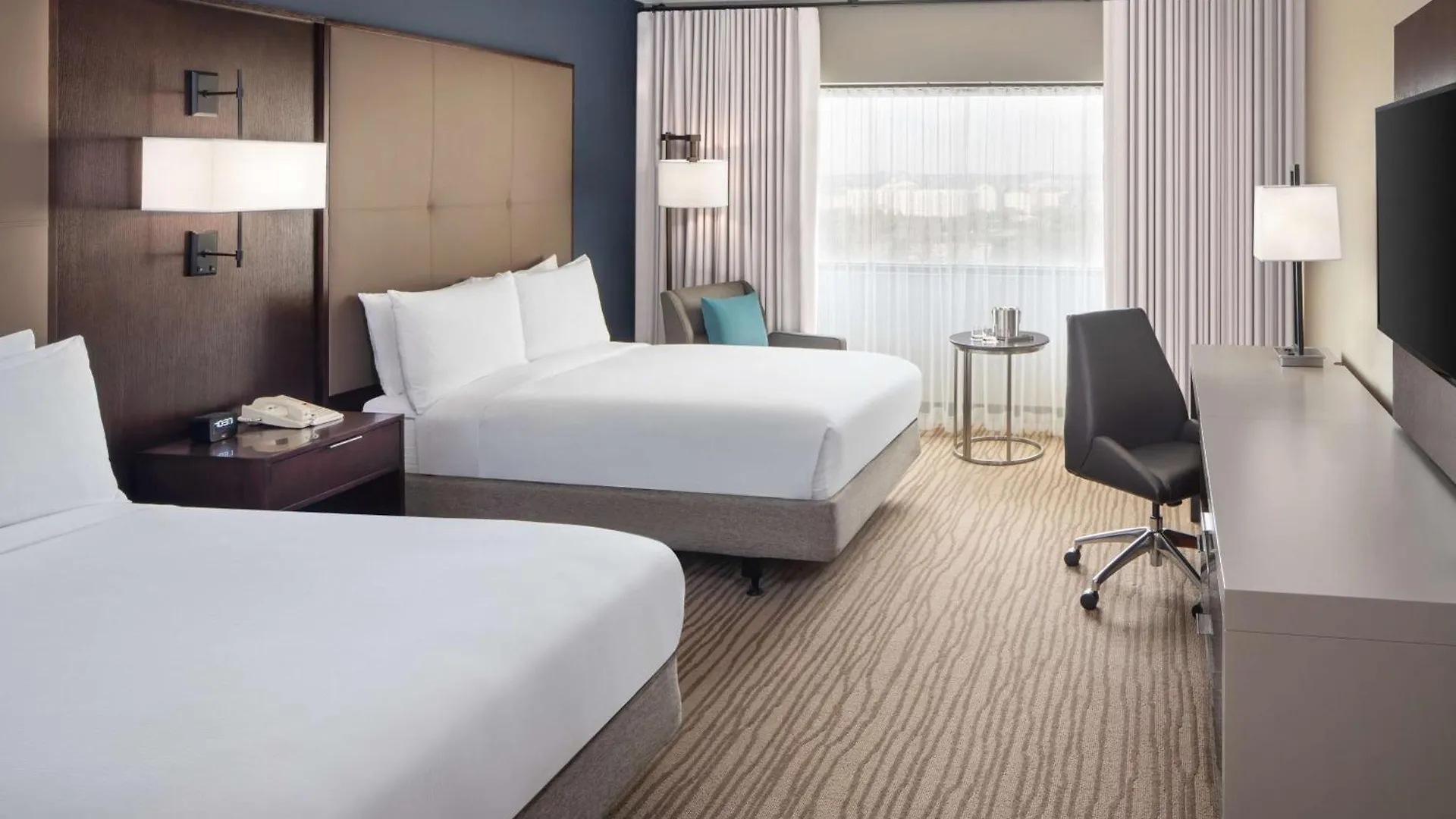 Doubletree By Hilton Hotel Newark Airport